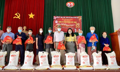 Vedan Việt Nam tặng 1.000 phần quà Tết cho người dân tỉnh Đồng Nai - Ảnh 1. Vedan Việt Nam tặng 1.000 phần quà Tết cho người dân tỉnh Đồng Nai - Ảnh 1.