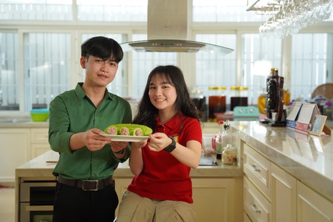 Kết hợp cùng HUTECH, Royal School cho ra mắt video ngắn Vị Tết, Vị Nhà - Ảnh 3. Kết hợp cùng HUTECH, Royal School cho ra mắt video ngắn Vị Tết, Vị Nhà - Ảnh 3.
