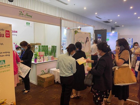 Hội nghị nâng cao kiến thức phòng ngừa và điều trị viêm nhiễm phụ khoa - Ảnh 4. Hội nghị nâng cao kiến thức phòng ngừa và điều trị viêm nhiễm phụ khoa - Ảnh 4.