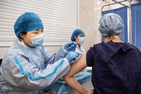 Vắc xin mRNA đầu tiên của Trung Quốc thử nghiệm hiệu quả 95% - Ảnh 1. Vắc xin mRNA đầu tiên của Trung Quốc thử nghiệm hiệu quả 95% - Ảnh 1.
