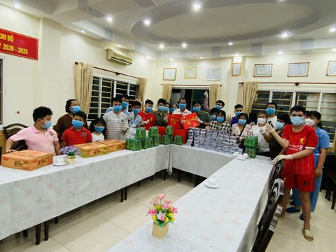Phở ngon cùng Xuân yêu thương đến với trung tâm bảo trợ trẻ em - Ảnh 1. Phở ngon cùng Xuân yêu thương đến với trung tâm bảo trợ trẻ em - Ảnh 1.