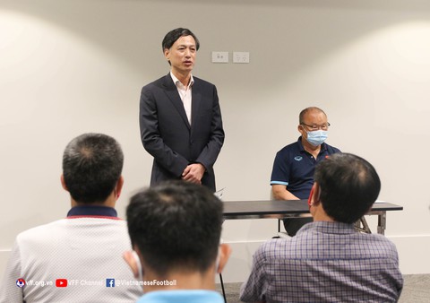 Tuyển Việt Nam tập thử sân chính, loại 1 cầu thủ trước ngày đấu Úc - Ảnh 6. Tuyển Việt Nam tập thử sân chính, loại 1 cầu thủ trước ngày đấu Úc - Ảnh 6.