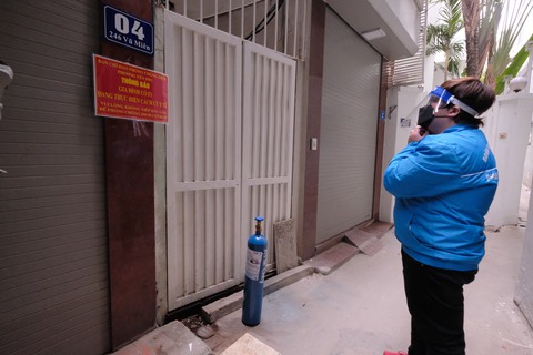 Hà Nội: ATM oxy vận hành 24/7, đảm bảo nguồn cung oxy hỗ trợ F0 dịp Tết - Ảnh 1. Hà Nội: ATM oxy vận hành 24/7, đảm bảo nguồn cung oxy hỗ trợ F0 dịp Tết - Ảnh 1.