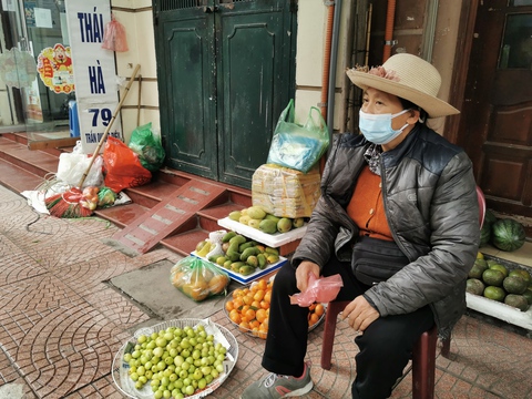 Bán hết gánh hàng này, tôi đón xe về quê - Ảnh 1. Bán hết gánh hàng này, tôi đón xe về quê - Ảnh 1.