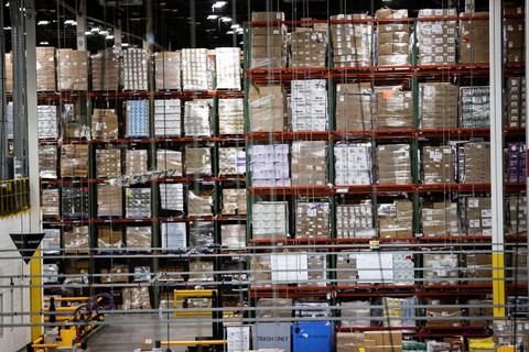 Mỹ bị thâm hụt thương mại hơn 100 tỉ USD trong một tháng - Ảnh 1. Mỹ bị thâm hụt thương mại hơn 100 tỉ USD trong một tháng - Ảnh 1.