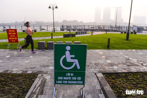 Công viên bến Bạch Đằng thu hút đông đảo người dân sau khi chỉnh trang - Ảnh 5. Công viên bến Bạch Đằng thu hút đông đảo người dân sau khi chỉnh trang - Ảnh 5.