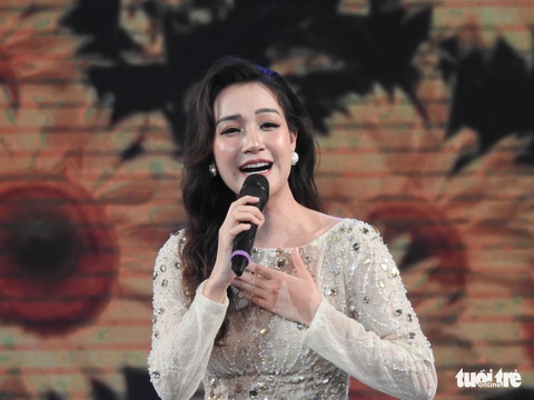 Đăng Dương, Bảo Trâm, Đinh Mạnh Ninh hát mừng Đảng, mừng xuân - Ảnh 3. Đăng Dương, Bảo Trâm, Đinh Mạnh Ninh hát mừng Đảng, mừng xuân - Ảnh 3.