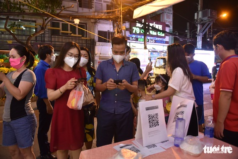 Khai mạc chợ hoa xuân Trên bến dưới thuyền - Ảnh 4. Khai mạc chợ hoa xuân Trên bến dưới thuyền - Ảnh 4.