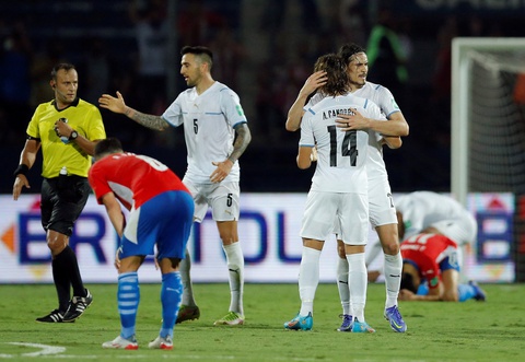 Suarez ghi bàn thắng duy nhất giúp Uruguay giữ hy vọng dự World Cup 2022 - Ảnh 2. Suarez ghi bàn thắng duy nhất giúp Uruguay giữ hy vọng dự World Cup 2022 - Ảnh 2.