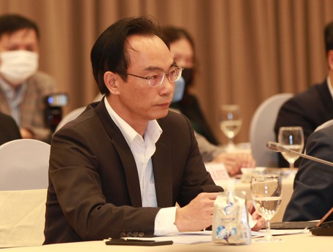 Mạnh dạn đưa học sinh chưa tiêm vắc xin trở lại trường - Ảnh 1. Mạnh dạn đưa học sinh chưa tiêm vắc xin trở lại trường - Ảnh 1.