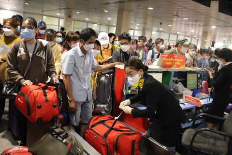 Thứ trưởng Bộ GTVT: Tân Sơn Nhất cần thêm giải pháp hỗ trợ khách dịp Tết - Ảnh 3. Thứ trưởng Bộ GTVT: Tân Sơn Nhất cần thêm giải pháp hỗ trợ khách dịp Tết - Ảnh 3.