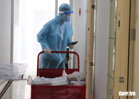 Bệnh viện dã chiến trực xuyên Tết: ‘Bệnh nhân cần chúng tôi’ - Ảnh 5. Bệnh viện dã chiến trực xuyên Tết: ‘Bệnh nhân cần chúng tôi’ - Ảnh 5.