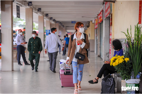 Bến xe Hà Nội đói khách vì COVID-19 - Ảnh 3. Bến xe Hà Nội đói khách vì COVID-19 - Ảnh 3.