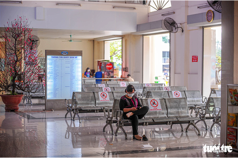 Bến xe Hà Nội đói khách vì COVID-19 - Ảnh 1. Bến xe Hà Nội đói khách vì COVID-19 - Ảnh 1.