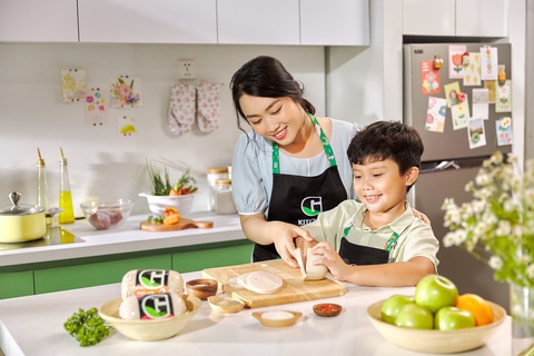 Chạm - chỉ 1 chữ nhưng chứa đựng mọi nỗi niềm trước thềm xuân về - Ảnh 1. Chạm - chỉ 1 chữ nhưng chứa đựng mọi nỗi niềm trước thềm xuân về - Ảnh 1.