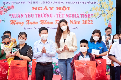 Hồng Phượng không muốn lợi dụng tên tuổi cậu ruột Vũ Linh - Ảnh 1. Hồng Phượng không muốn lợi dụng tên tuổi cậu ruột Vũ Linh - Ảnh 1.