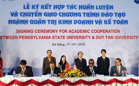 DTU tuyển sinh khối ngành Kinh tế - Quản trị, Tài chính - Ngân hàng, Digital Marketing, Logistics - Ảnh 1. DTU tuyển sinh khối ngành Kinh tế - Quản trị, Tài chính - Ngân hàng, Digital Marketing, Logistics - Ảnh 1.