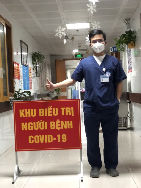 Thầy thuốc đồng hành cùng bệnh nhân F0: Các bác sĩ không có Tết đâu - Ảnh 1. Thầy thuốc đồng hành cùng bệnh nhân F0: Các bác sĩ không có Tết đâu - Ảnh 1.