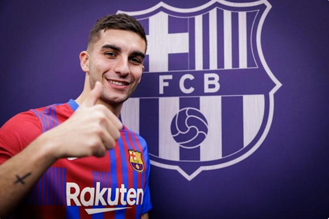 Vì sao Barca mua Ferran Torres hơn 1.444 tỉ đồng nhưng không thể sử dụng? - Ảnh 1. Vì sao Barca mua Ferran Torres hơn 1.444 tỉ đồng nhưng không thể sử dụng? - Ảnh 1.