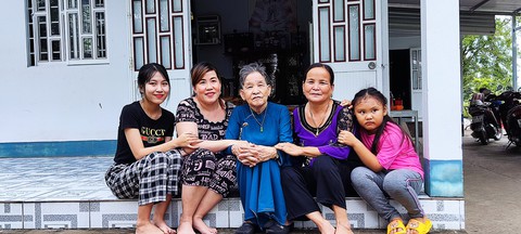 Như chưa hề có cuộc chia ly: Xúc động cuộc đoàn tụ của cha con sau 50 năm xa cách - Ảnh 3. Như chưa hề có cuộc chia ly: Xúc động cuộc đoàn tụ của cha con sau 50 năm xa cách - Ảnh 3.
