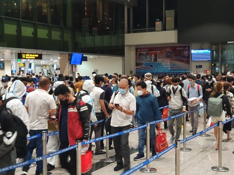 Không thiếu vé máy bay, mua liền đi trong ngày - Ảnh 2. Không thiếu vé máy bay, mua liền đi trong ngày - Ảnh 2.
