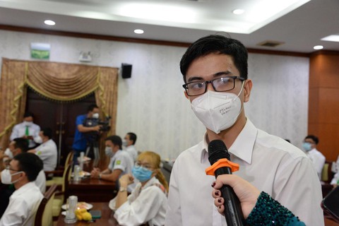 Chỉ có cách phải giỏi hơn, bản lĩnh hơn - Ảnh 1. Chỉ có cách phải giỏi hơn, bản lĩnh hơn - Ảnh 1.