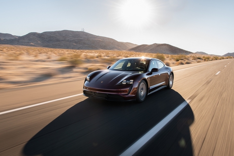 Phượt xuyên Mỹ, Porsche Taycan phá kỷ lục về thời gian sạc ngắn nhất - Ảnh 1. Phượt xuyên Mỹ, Porsche Taycan phá kỷ lục về thời gian sạc ngắn nhất - Ảnh 1.
