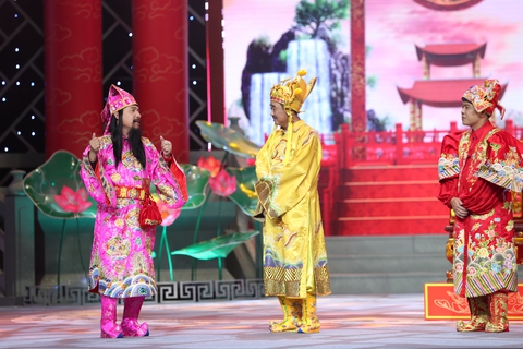 Táo quân Tết Nhâm Dần: Nhắc đủ các từ khóa của năm nhưng vẫn nhạt - Ảnh 6. Táo quân Tết Nhâm Dần: Nhắc đủ các từ khóa của năm nhưng vẫn nhạt - Ảnh 6.