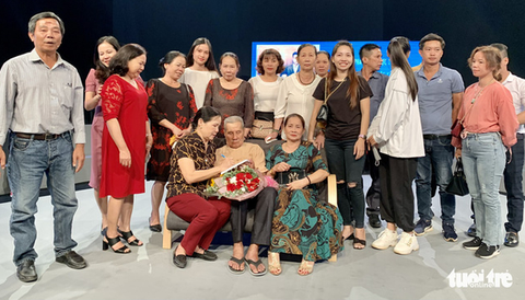 Như chưa hề có cuộc chia ly: Đong đầy yêu thương đón mùa xuân mới - Ảnh 3. Như chưa hề có cuộc chia ly: Đong đầy yêu thương đón mùa xuân mới - Ảnh 3.