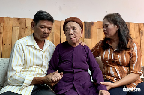 Như chưa hề có cuộc chia ly: Đong đầy yêu thương đón mùa xuân mới - Ảnh 1. Như chưa hề có cuộc chia ly: Đong đầy yêu thương đón mùa xuân mới - Ảnh 1.