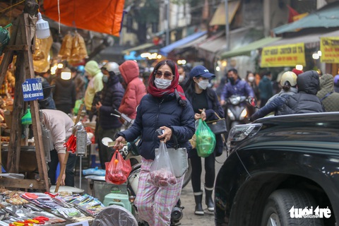 Cuối năm đi sắm Tết xưa ở Hà thành - Ảnh 2. Cuối năm đi sắm Tết xưa ở Hà thành - Ảnh 2.