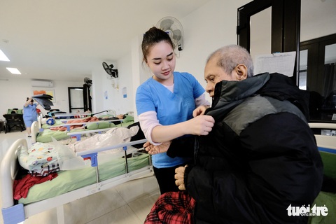 Nỗi nhớ, niềm vui ở viện dưỡng lão những ngày cuối năm - Ảnh 11. Nỗi nhớ, niềm vui ở viện dưỡng lão những ngày cuối năm - Ảnh 11.