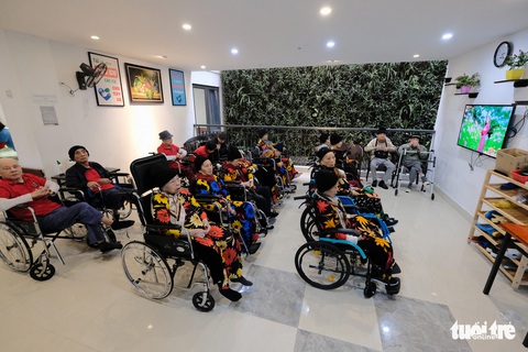 Nỗi nhớ, niềm vui ở viện dưỡng lão những ngày cuối năm - Ảnh 10. Nỗi nhớ, niềm vui ở viện dưỡng lão những ngày cuối năm - Ảnh 10.