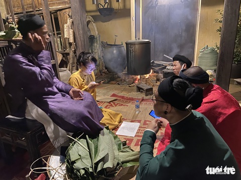 Tết xưa phố cổ qua ký ức của cháu nội nhà tư sản Đỗ Đình Thiện và nhà nghiên cứu Phan Cẩm Thượng - Ảnh 3. Tết xưa phố cổ qua ký ức của cháu nội nhà tư sản Đỗ Đình Thiện và nhà nghiên cứu Phan Cẩm Thượng - Ảnh 3.