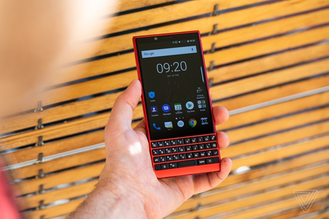 Thực hư tất cả điện thoại BlackBerry thành cục gạch sau ngày 4-1 - Ảnh 1. Thực hư tất cả điện thoại BlackBerry thành cục gạch sau ngày 4-1 - Ảnh 1.