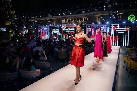 5 điểm ấn tượng tạo nên thành công của Lễ hội âm nhạc thời trang tại Novaland Gallery - Ảnh 8. 5 điểm ấn tượng tạo nên thành công của Lễ hội âm nhạc thời trang tại Novaland Gallery - Ảnh 8.