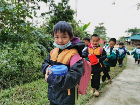 Chương trình Tết dinh dưỡng tặng 21 tấn xúc xích cho trẻ em vùng cao - Ảnh 4. Chương trình Tết dinh dưỡng tặng 21 tấn xúc xích cho trẻ em vùng cao - Ảnh 4.