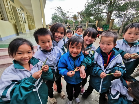 Chương trình Tết dinh dưỡng tặng 21 tấn xúc xích cho trẻ em vùng cao - Ảnh 3. Chương trình Tết dinh dưỡng tặng 21 tấn xúc xích cho trẻ em vùng cao - Ảnh 3.