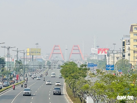TP.HCM, Hà Nội sương mù từ sáng tới trưa - Ảnh 2. TP.HCM, Hà Nội sương mù từ sáng tới trưa - Ảnh 2.