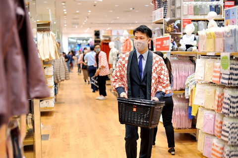 Tổng giám đốc Uniqlo VN: Tiếp tục đồng hành cùng khách hàng trong năm 2022 - Ảnh 1. Tổng giám đốc Uniqlo VN: Tiếp tục đồng hành cùng khách hàng trong năm 2022 - Ảnh 1.