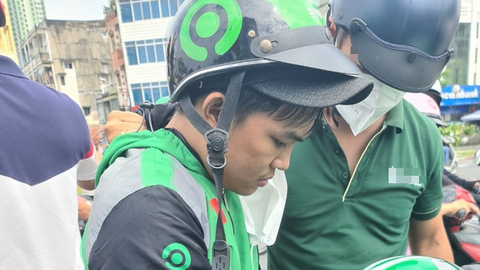 Bắt giữ liên tiếp 2 vụ mua bán pháo nổ trái phép ở TP.HCM - Ảnh 1. Bắt giữ liên tiếp 2 vụ mua bán pháo nổ trái phép ở TP.HCM - Ảnh 1.