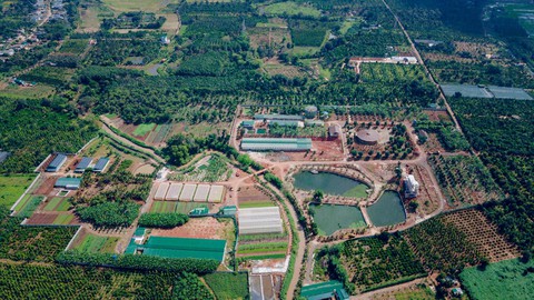 Xúc tiến đầu tư là phải làm thật chứ đừng hứa mà không làm - Ảnh 2. Xúc tiến đầu tư là phải làm thật chứ đừng hứa mà không làm - Ảnh 2.