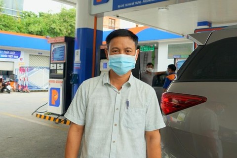 Petrolimex: lợi ích kép với thanh toán xăng dầu không dùng tiền mặt - Ảnh 1. Petrolimex: lợi ích kép với thanh toán xăng dầu không dùng tiền mặt - Ảnh 1.