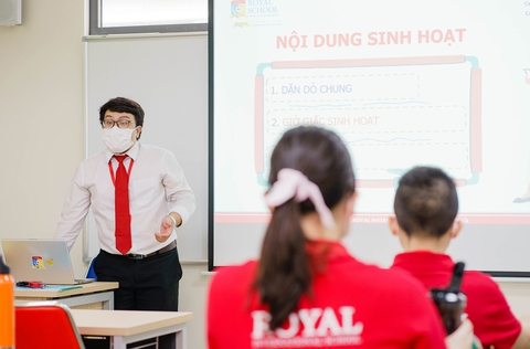 Học sinh Royal School rộn ràng trong ngày đầu quay trở lại trường học - Ảnh 4. Học sinh Royal School rộn ràng trong ngày đầu quay trở lại trường học - Ảnh 4.