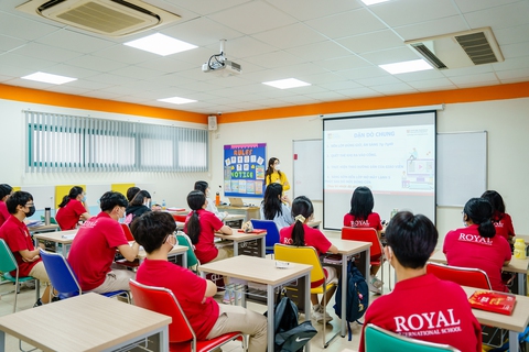 Học sinh Royal School rộn ràng trong ngày đầu quay trở lại trường học - Ảnh 5. Học sinh Royal School rộn ràng trong ngày đầu quay trở lại trường học - Ảnh 5.