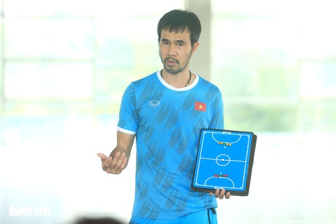 Kình ngư Nguyễn Huy Hoàng là VĐV số 1 của thể thao Việt Nam năm 2021 - Ảnh 2. Kình ngư Nguyễn Huy Hoàng là VĐV số 1 của thể thao Việt Nam năm 2021 - Ảnh 2.