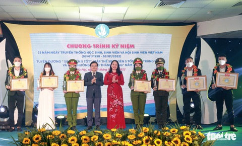 Vinh danh 291 Sinh viên 5 tốt và 109 Sao tháng giêng năm 2021 - Ảnh 1. Vinh danh 291 Sinh viên 5 tốt và 109 Sao tháng giêng năm 2021 - Ảnh 1.