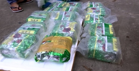 Liên tiếp phát hiện 21kg nghi là ma túy trôi dạt vào Côn Đảo - Ảnh 2. Liên tiếp phát hiện 21kg nghi là ma túy trôi dạt vào Côn Đảo - Ảnh 2.