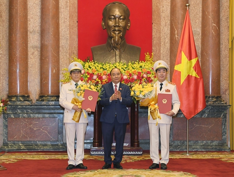Hai thứ trưởng Bộ Công an được thăng cấp bậc hàm thượng tướng - Ảnh 1. Hai thứ trưởng Bộ Công an được thăng cấp bậc hàm thượng tướng - Ảnh 1.