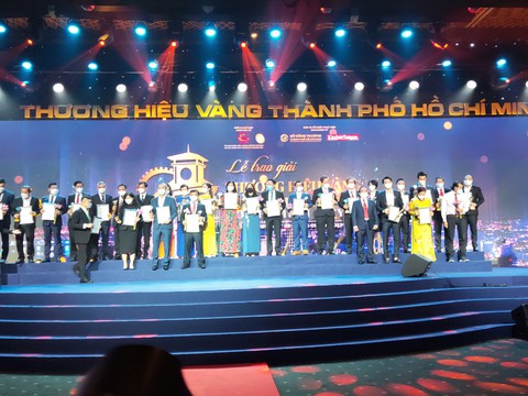 TP.HCM công bố 30 doanh nghiệp đoạt giải Thương hiệu vàng TP.HCM 2021 - Ảnh 2. TP.HCM công bố 30 doanh nghiệp đoạt giải Thương hiệu vàng TP.HCM 2021 - Ảnh 2.